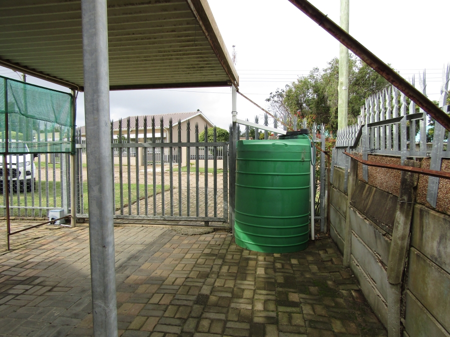 4 Bedroom Property for Sale in Humansdorp Eastern Cape